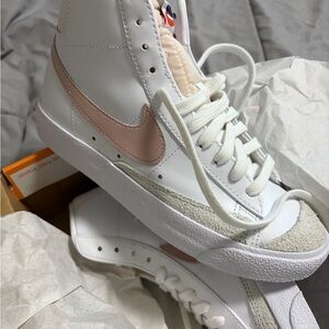 Nike Women's White and Pink Sneakers
